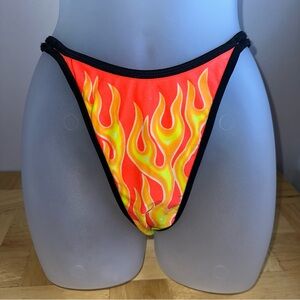 Women’s 90s Y2K dead stock Bikini Joe's flame print bikini bottoms Size L NWT